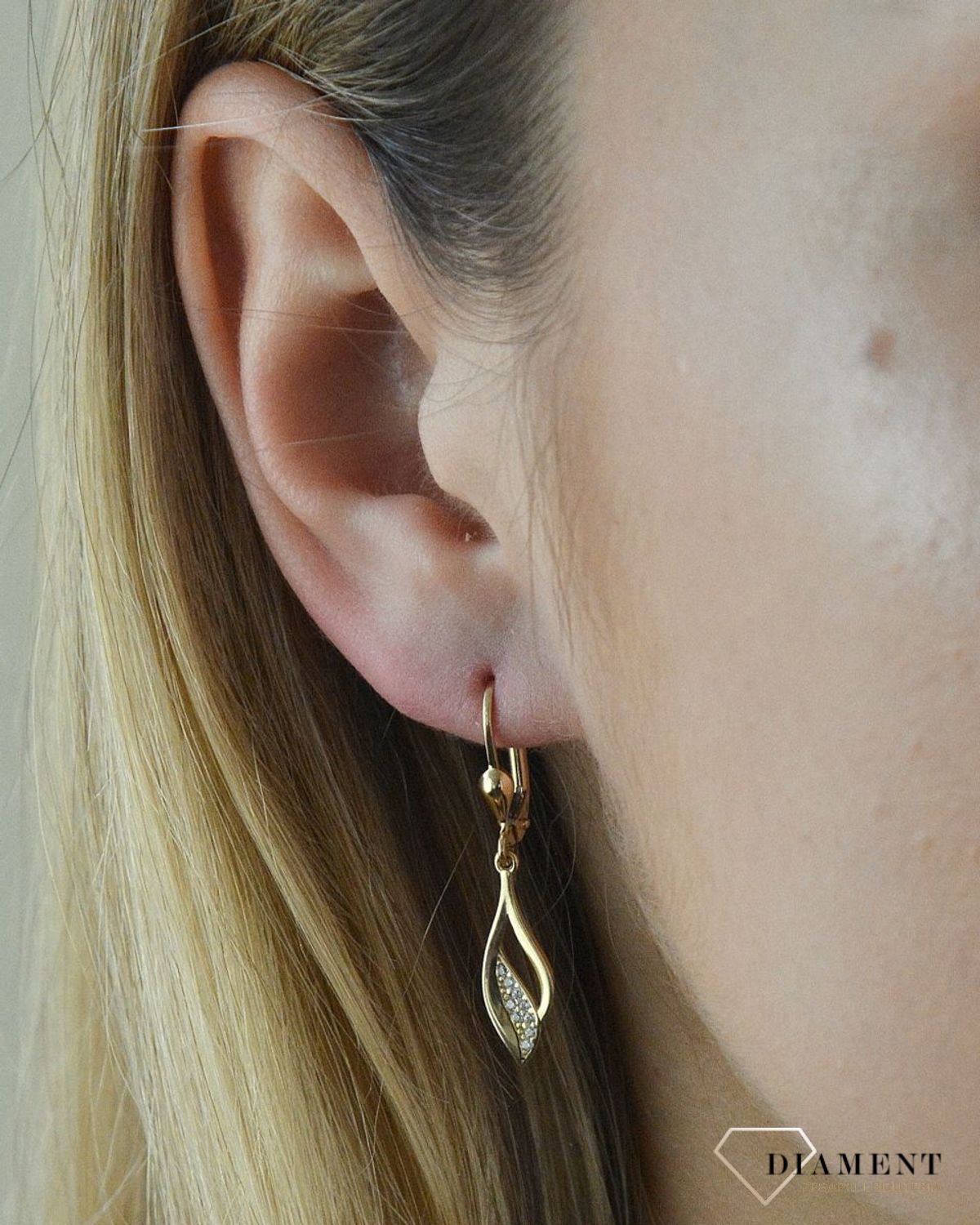 Złote kolczyki 585 wiszące łezki z cyrkonią KL 7569A.png